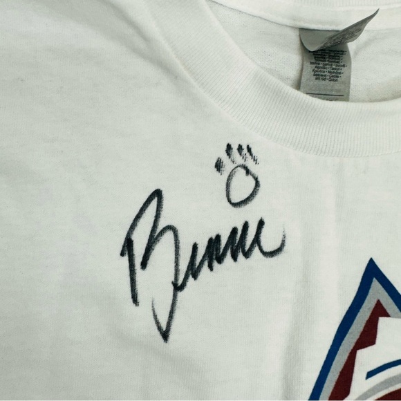 Colorado Avalanche Signed XL T Shirt #83 Matthew Nieto #37 J.T. Compher & Bernie - Picture 7 of 15